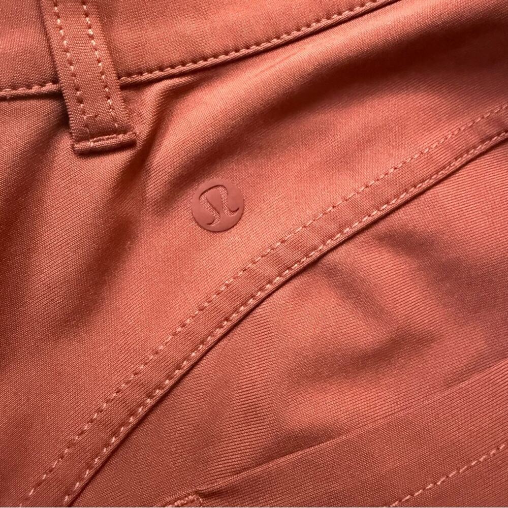 Lululemon City Sleek 5 Pocket 7/8 Pant in Dark Terracotta Size 6 - Picture 3 of 4